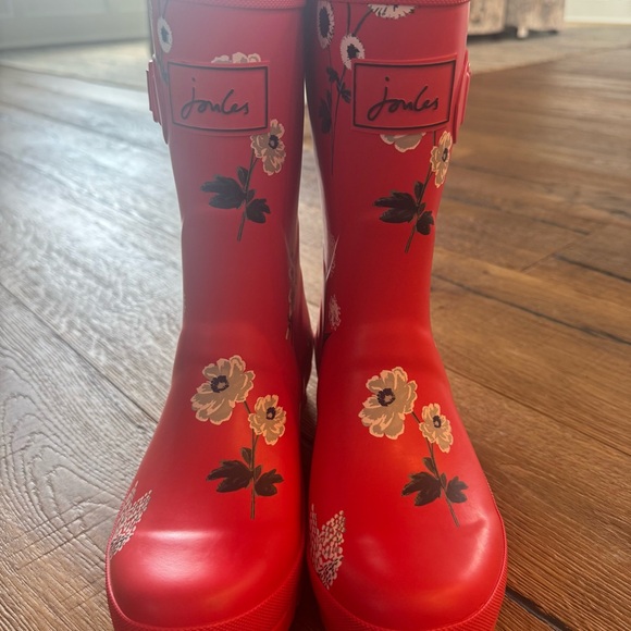 Joules Vibrant Red Floral Boots - Picture 2 of 8